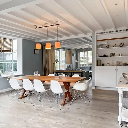 Luxurious 5-bedroom House In Belgique
