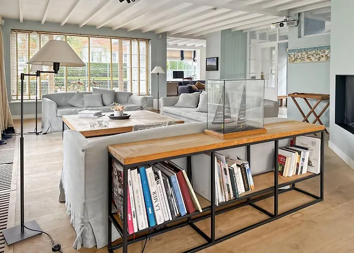 Superb In The Heart Of Zoute Close To The And Shopping Area Vakantiehuis Knokke-Heist