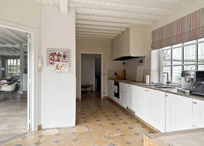 Vakantiehuis Superb In The Heart Of Zoute Close To The And Shopping Area